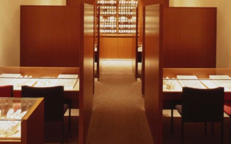 ダイヤモンドシライシ大宮店の場所と提携駐車場