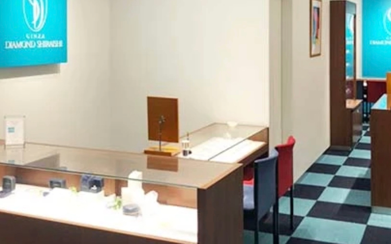 ダイヤモンドシライシ秋田店の場所(秋田オーパ)と提携駐車場